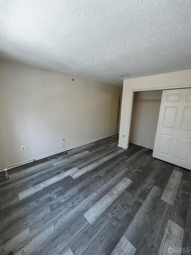 Building Photo - 105 Prestwick Way