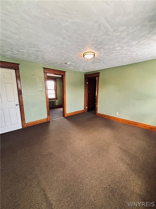 Building Photo - 547 19th St