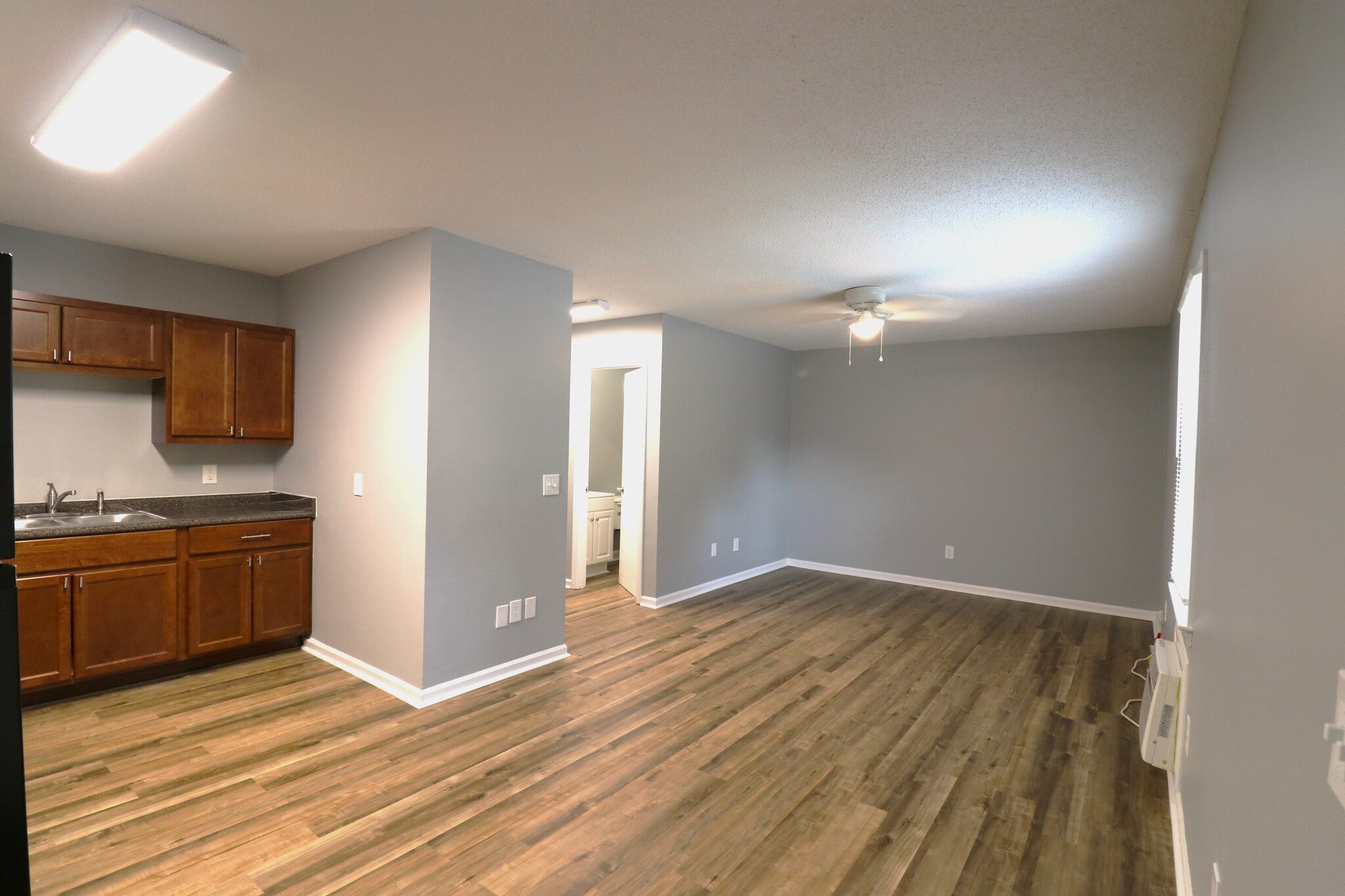 Building Photo - 533 Charlotte Ave