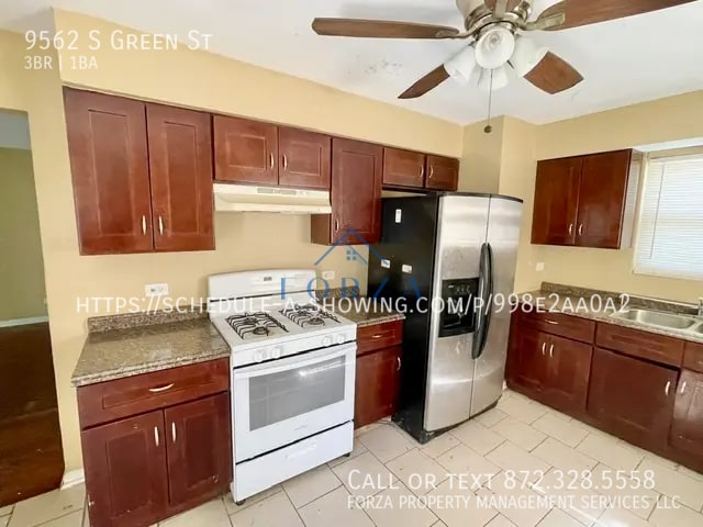 Building Photo - 9562 S Green St