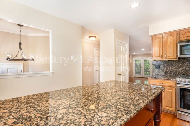Building Photo - 8002 Tanworth Ct