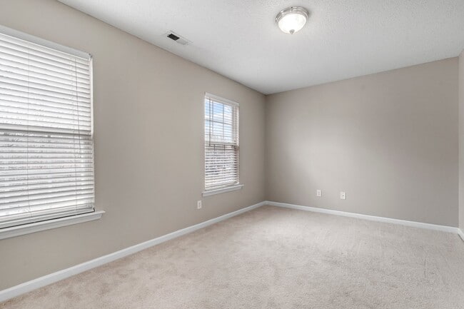 Building Photo - 3212 Sawyers Mill Dr
