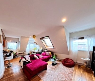 Building Photo - 181 Davis Ave