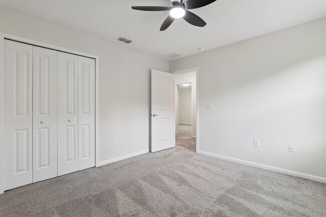 Building Photo - Spacious and Modern 5 Bedroom Home in Gated Arden Park North