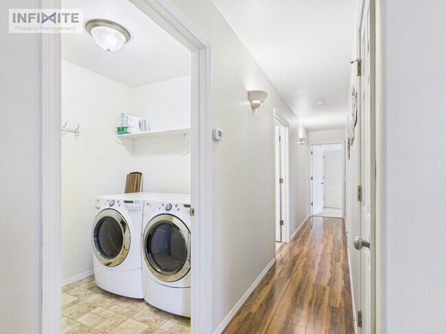 Building Photo - Bright & Spacious 3-Bedroom Apartment