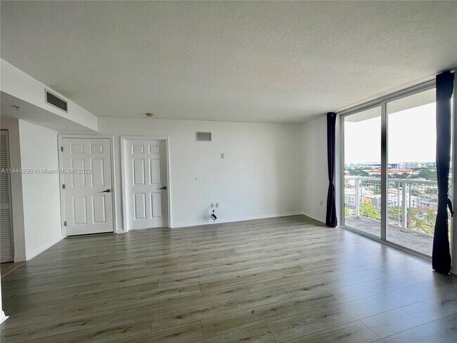 Building Photo - 900 SW 8th St