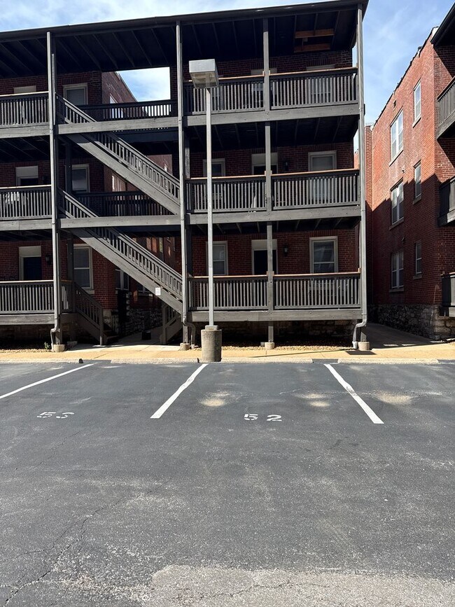 Building Photo - 5350 Pershing Ave