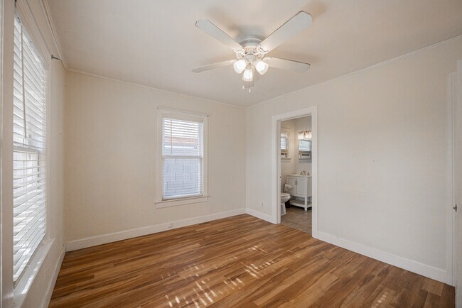 Building Photo - 1617 E Willetta St