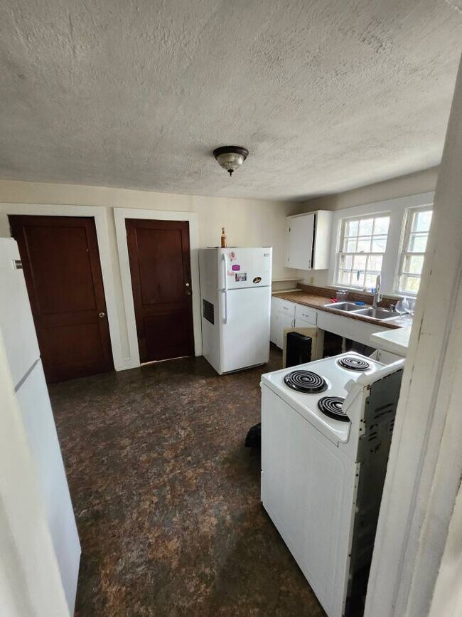 Building Photo - 155 Clement St