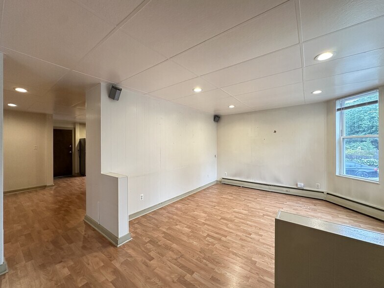 Building Photo - 3734 W Wabansia Ave