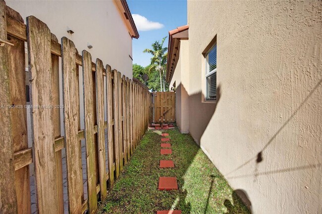 Building Photo - 379 NE 25th Terrace