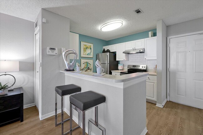 Building Photo - ARIUM Lakeview