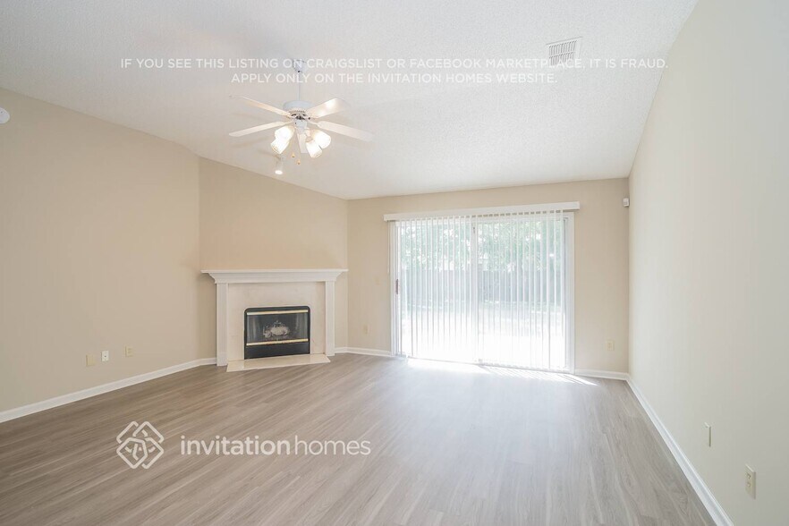 Building Photo - 11952 Collins Creek Dr