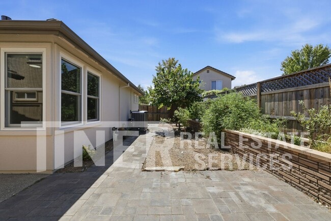 Building Photo - 1464 Willow Bend Rd