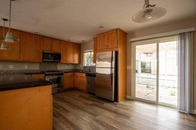 Building Photo - 4632 Finsen Ave