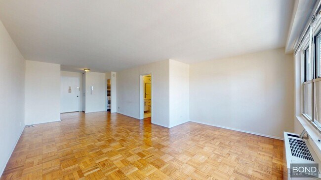 Primary Photo - 888 Eighth Avenue