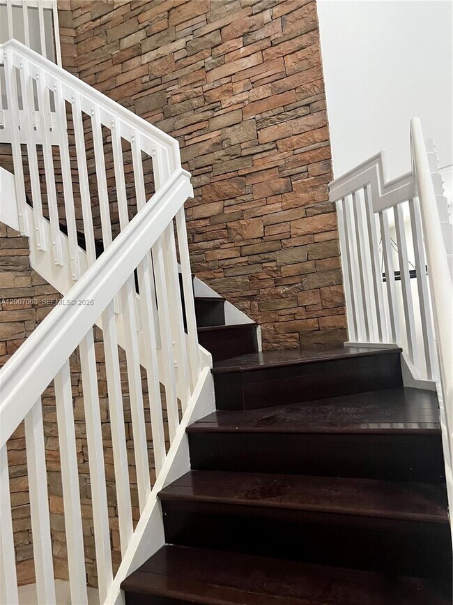 Building Photo - 16475 SW 84th Ln