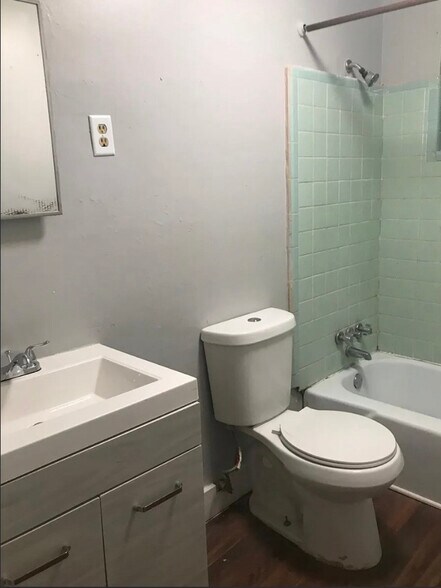 Building Photo - 1084 Cordova St SW