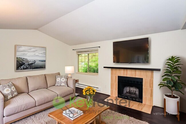 Building Photo - **Rent Special: Free month of rent!** Remo...