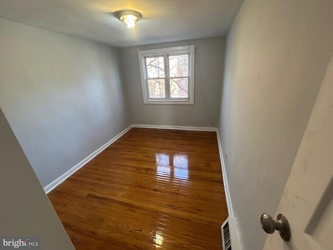 Building Photo - 2113 Church Ln