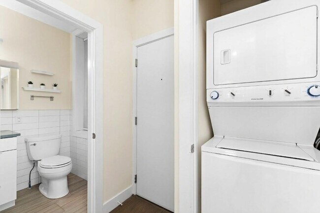 Building Photo - 2614 Palisade Ave