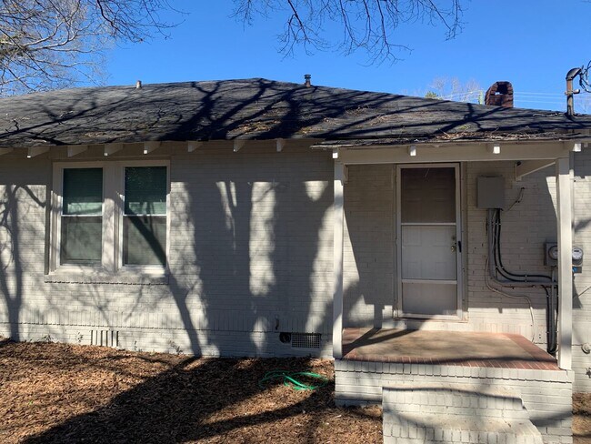 Building Photo - 506-506 Kingston Ave NE