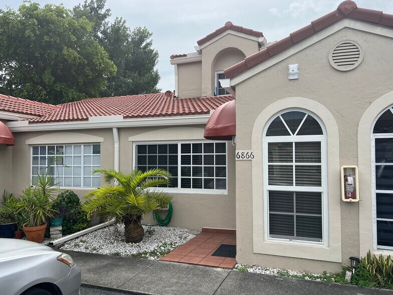 Primary Photo - 6866 NW 166th Ter