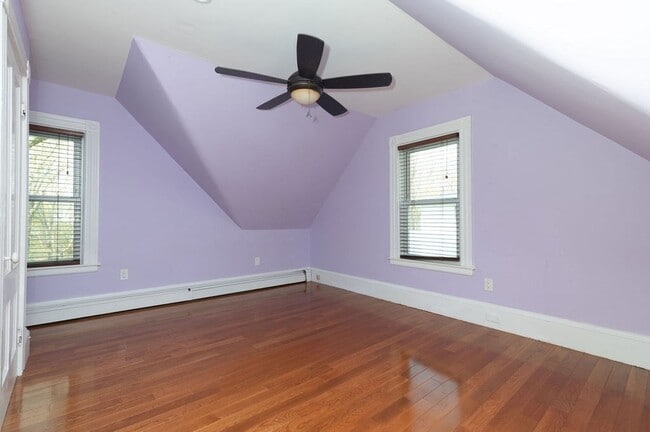 Building Photo - 44 Custer St