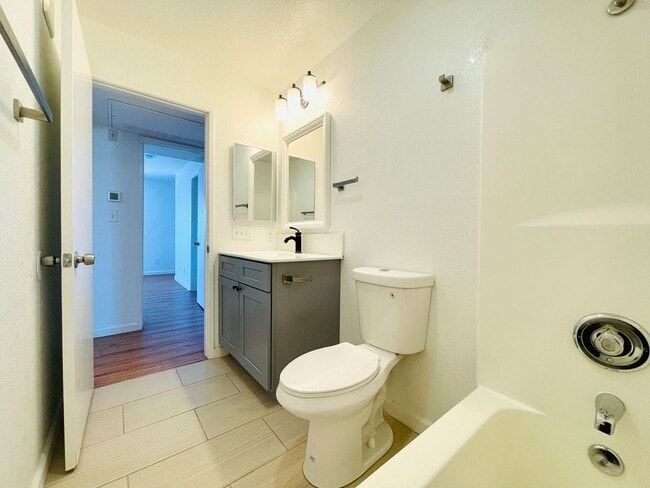 Building Photo - July Month's Rent $1000 Discount-Beautifully Upgraded 2 Bedroom Apartment For Rent!