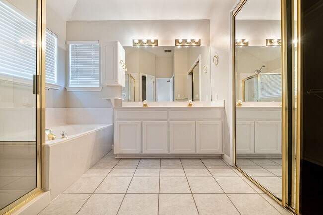 Building Photo - Dream Home Alert in Pflugerville