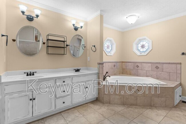 Building Photo - 4851 Appletree Ct