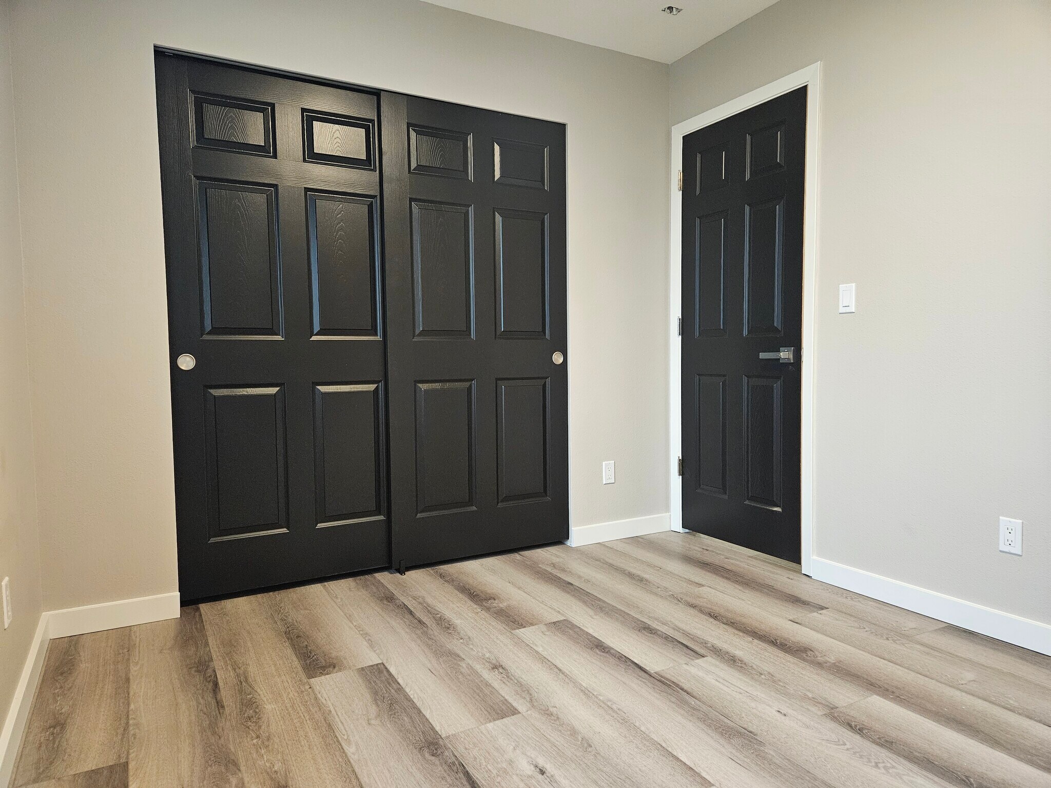 Building Photo - 1355 Yost Cir NE