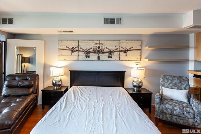 Building Photo - 255 N Sierra St