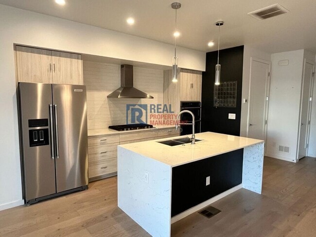 Building Photo - 2289 W 52nd Ave