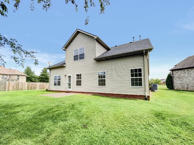 Building Photo - 102 Privett Ct