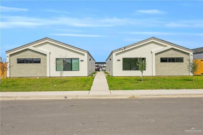 Building Photo - 23 Robin Rd