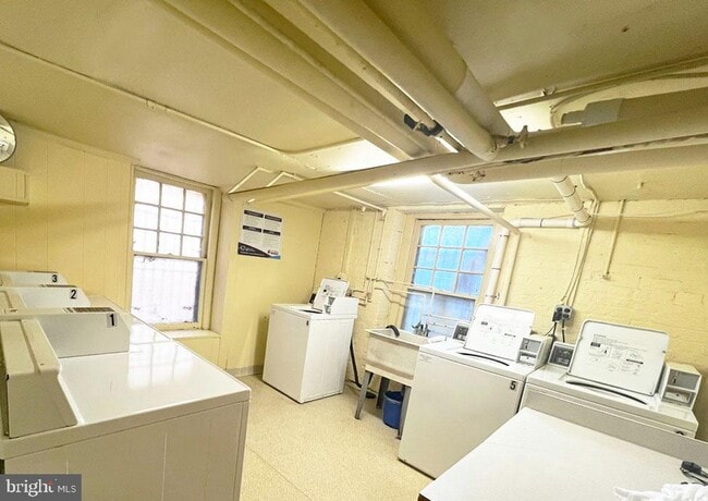 Building Photo - 3014 Dent Pl NW