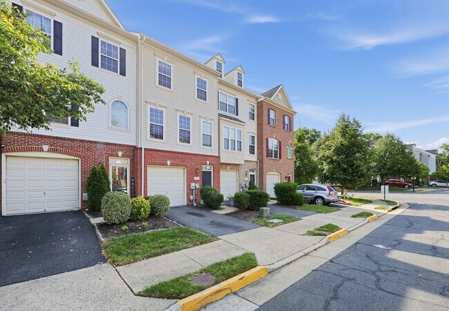 Building Photo - 7589 Great Swan Ct