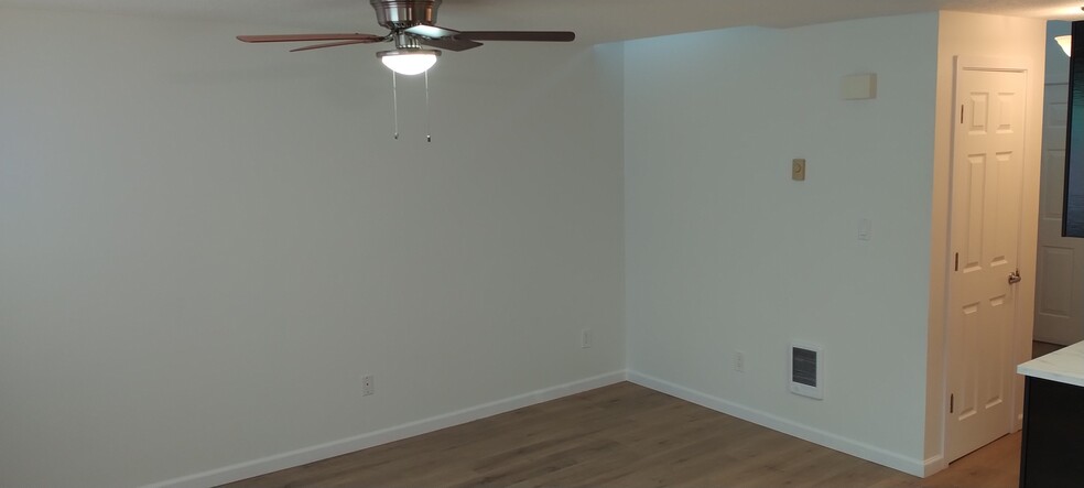 Livingroom - 178 North 12th Street