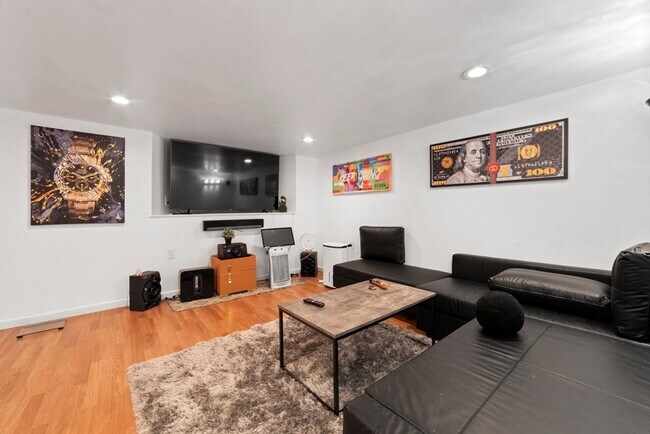 Building Photo - 101 W Plain St