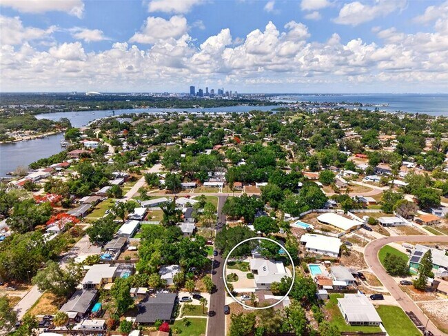 Building Photo - 4420 Porpoise Dr SE