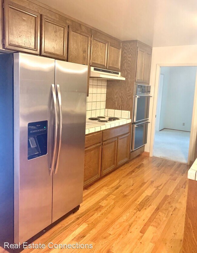 Building Photo - 6 br, 2.5 bath House - 2619 Neves Ct.