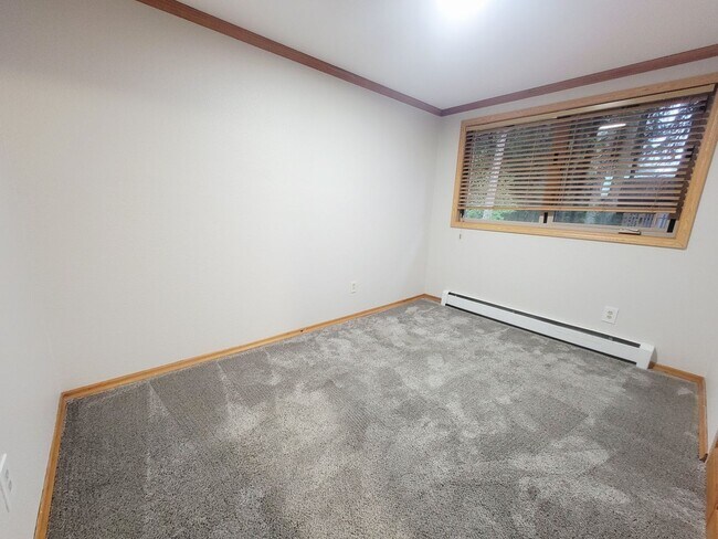 Building Photo - Spacious 3-Bedroom Home with Fenced Yard &...