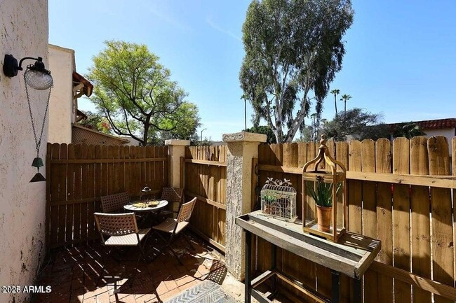 Building Photo - 8819 N 12th Pl