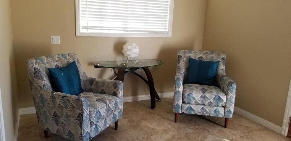 Sunroom off dining room - 4848 Diane Ave