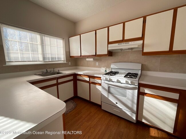 Building Photo - 907 Creamery Ct