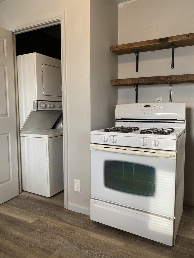 Building Photo - 1336 Chandler Ave