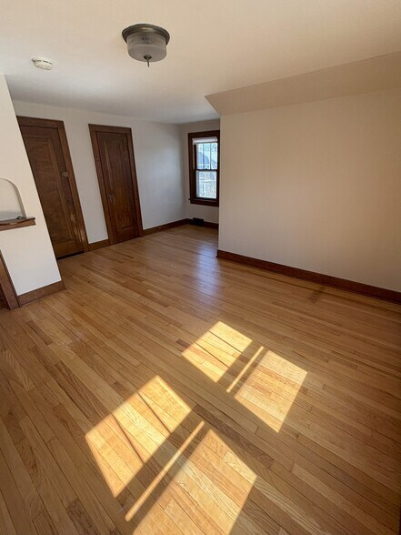 Living area - 174 Dixon St