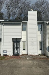 Building Photo - Welcome to this beautiful townhome in West...