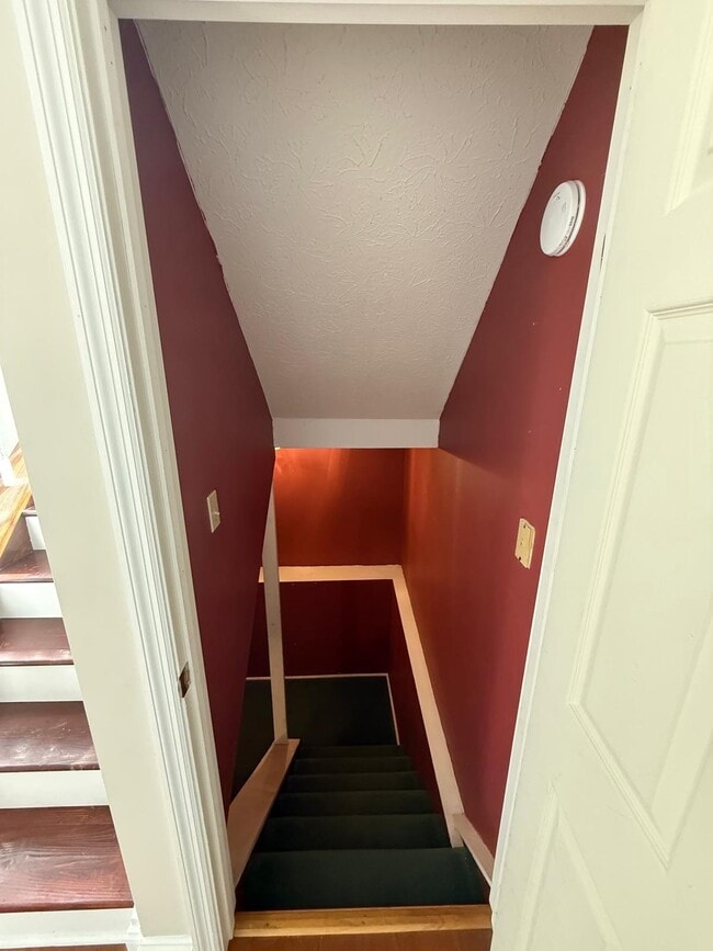 Building Photo - 7574 Allenwood Ct